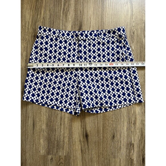 Banana Republic Geo Print Dressy Stretch Shorts Sz 10. - Picture 5 of 7